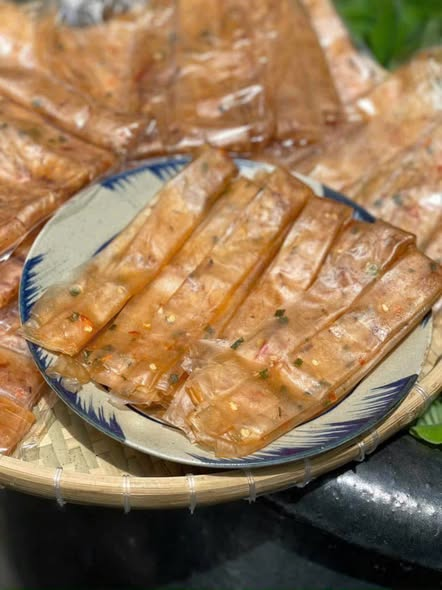 Fried Shallot Rice Paper (Bánh Tráng Dẻo Hành Phi) – 10 bags/set