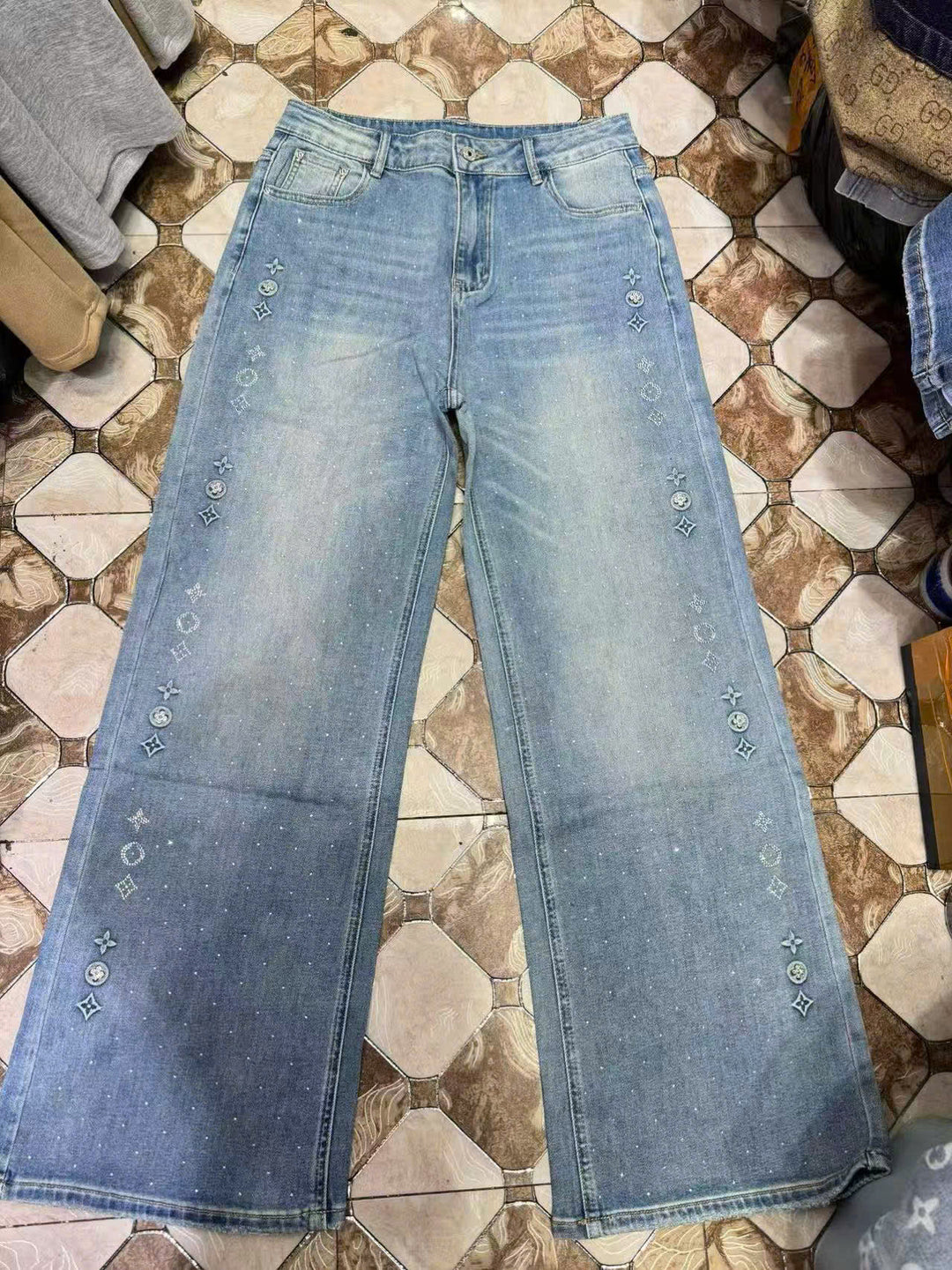 JEAN006V008
