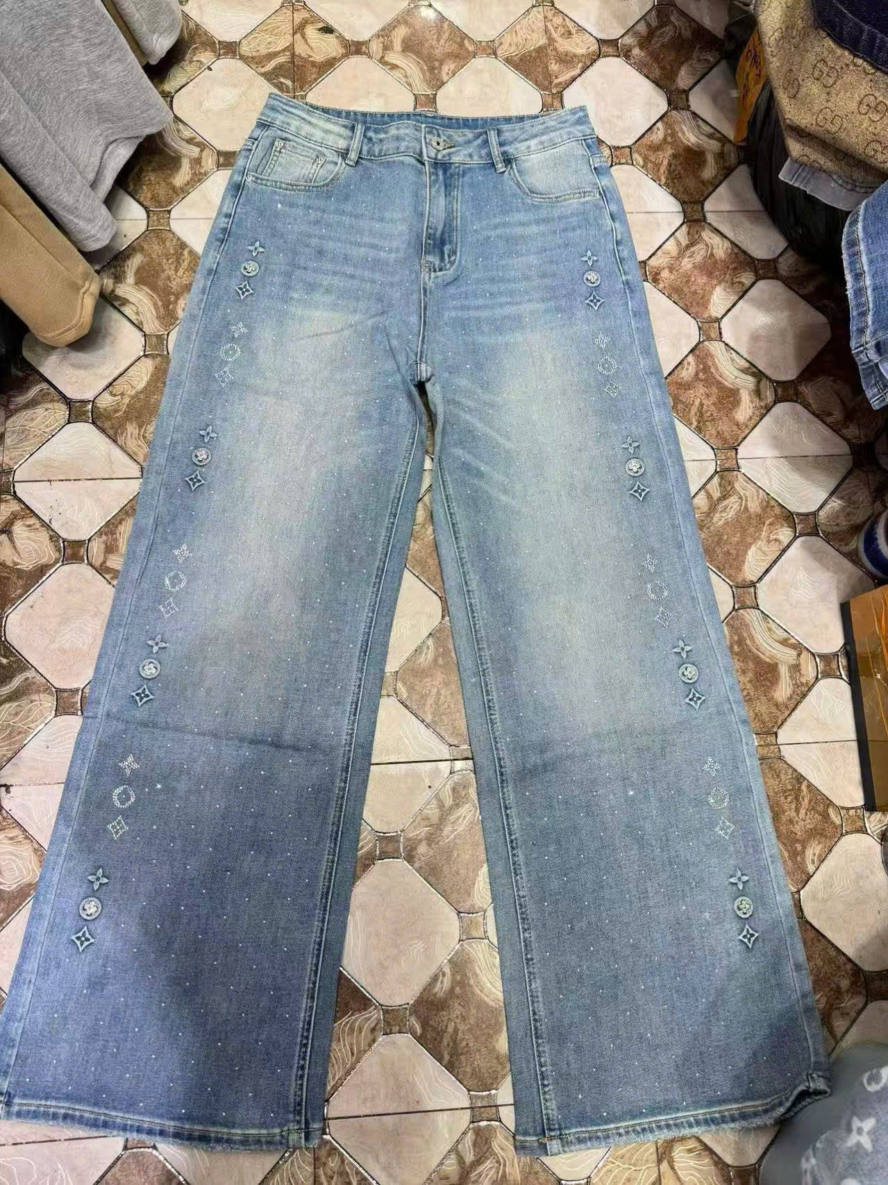 JEAN006V008